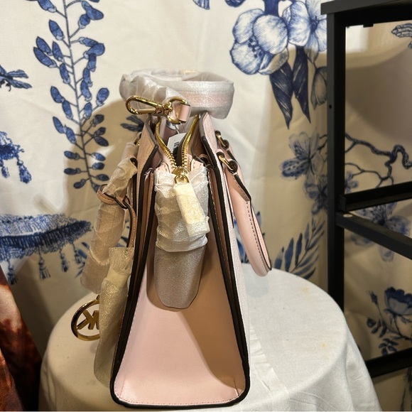 *SALE*Michael Kors Winnie Pooh Satchel w/ Crossbody Strap/Valentine Gift 💝 New! - Picture 6 of 13